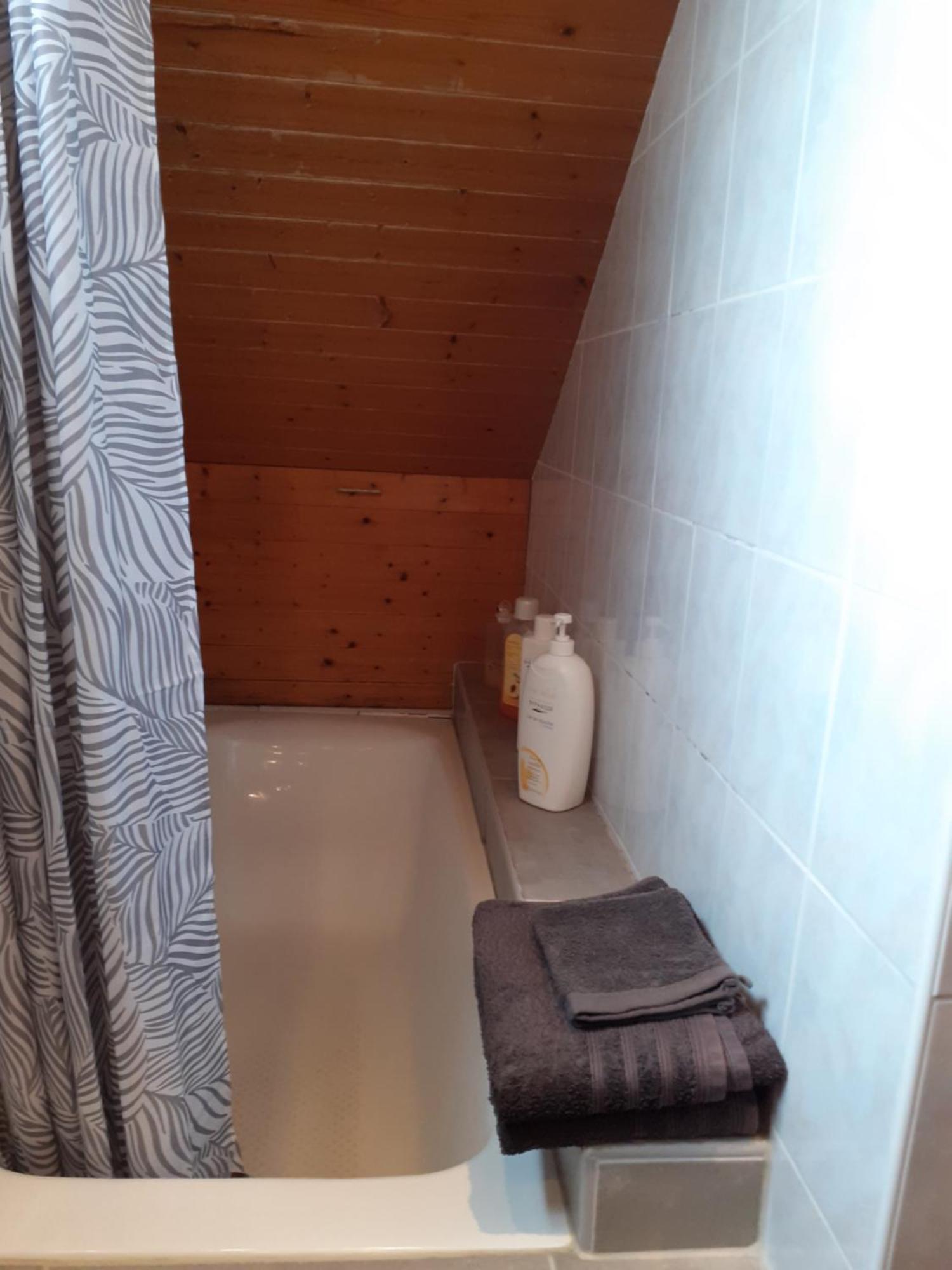 Au Bosquet, Chambre Et Salle De Bains Avec Petit Dejeuner A 600 M Du Centre Dans Un Cadre Calme Et Verdoyant Salies-de-Béarn Esterno foto