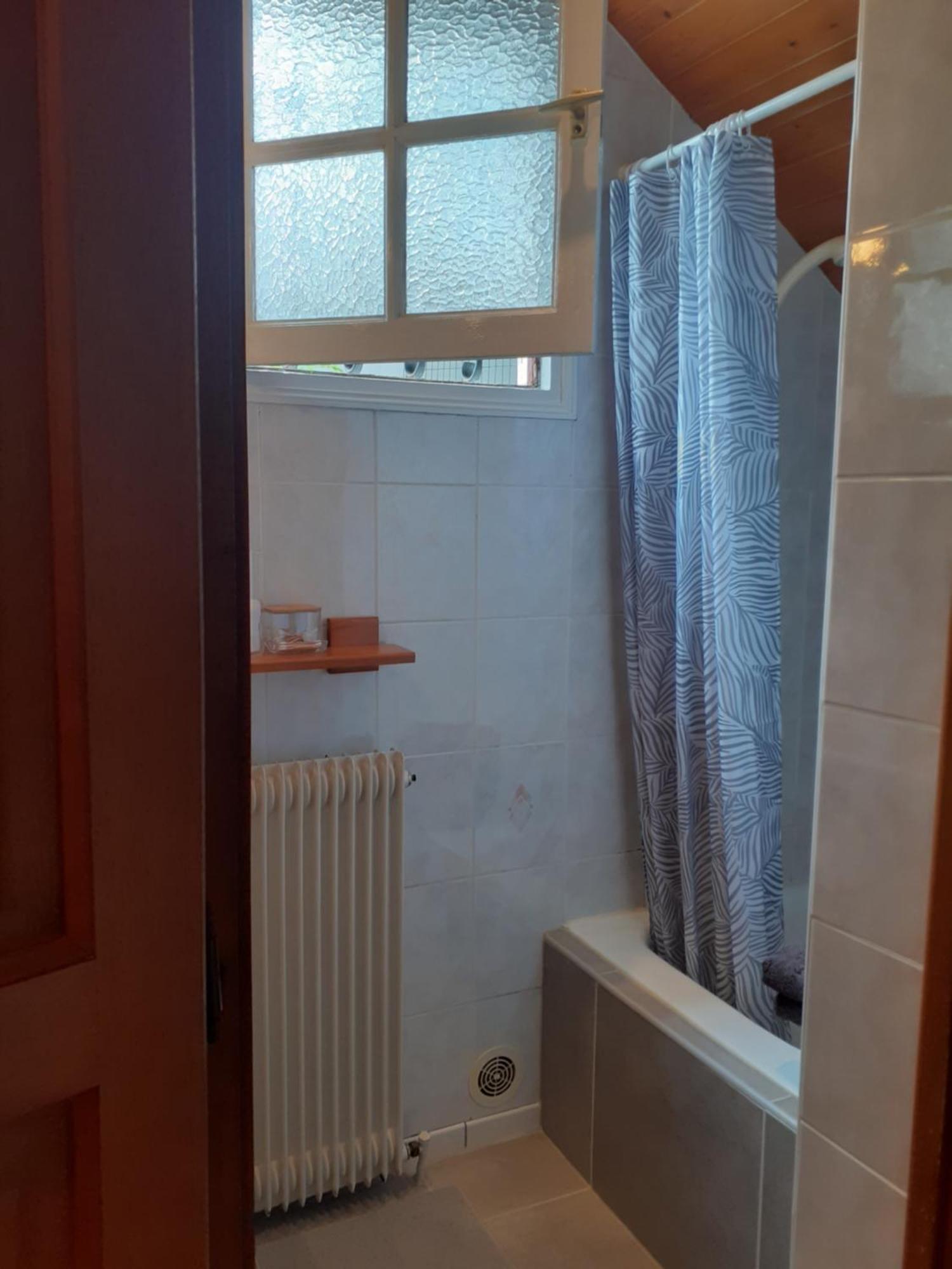 Au Bosquet, Chambre Et Salle De Bains Avec Petit Dejeuner A 600 M Du Centre Dans Un Cadre Calme Et Verdoyant Salies-de-Béarn Esterno foto
